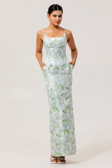 Robe de demoiselle d’honneur en fourreau imprimé bleu blanc à bretelles florales